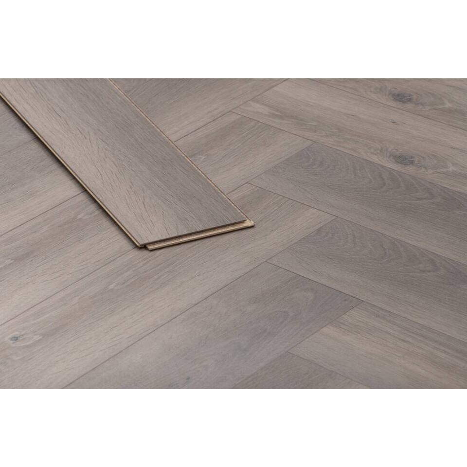 Laminaat Herringbone – visgraat donker eiken